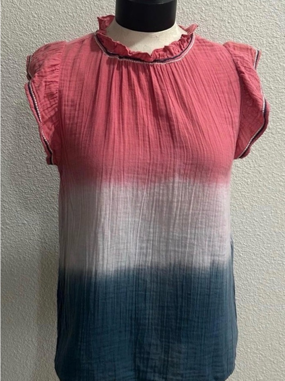 THML Pink White Blue Ombre Ruffled Cap Sleeve Top